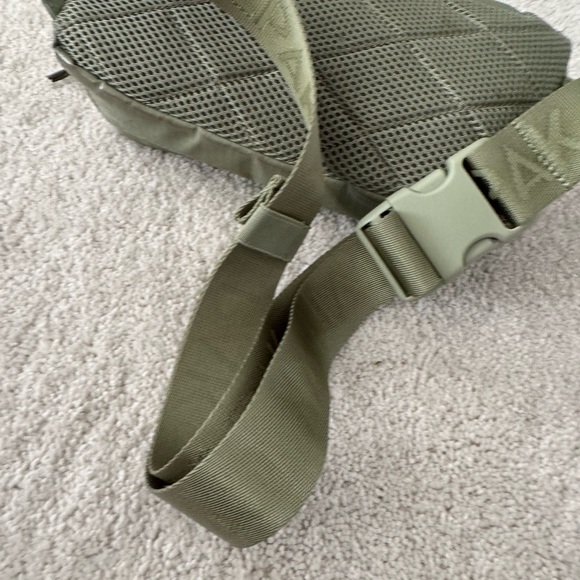 Calpak Terra Sling - Juniper Green - Picture 5 of 12